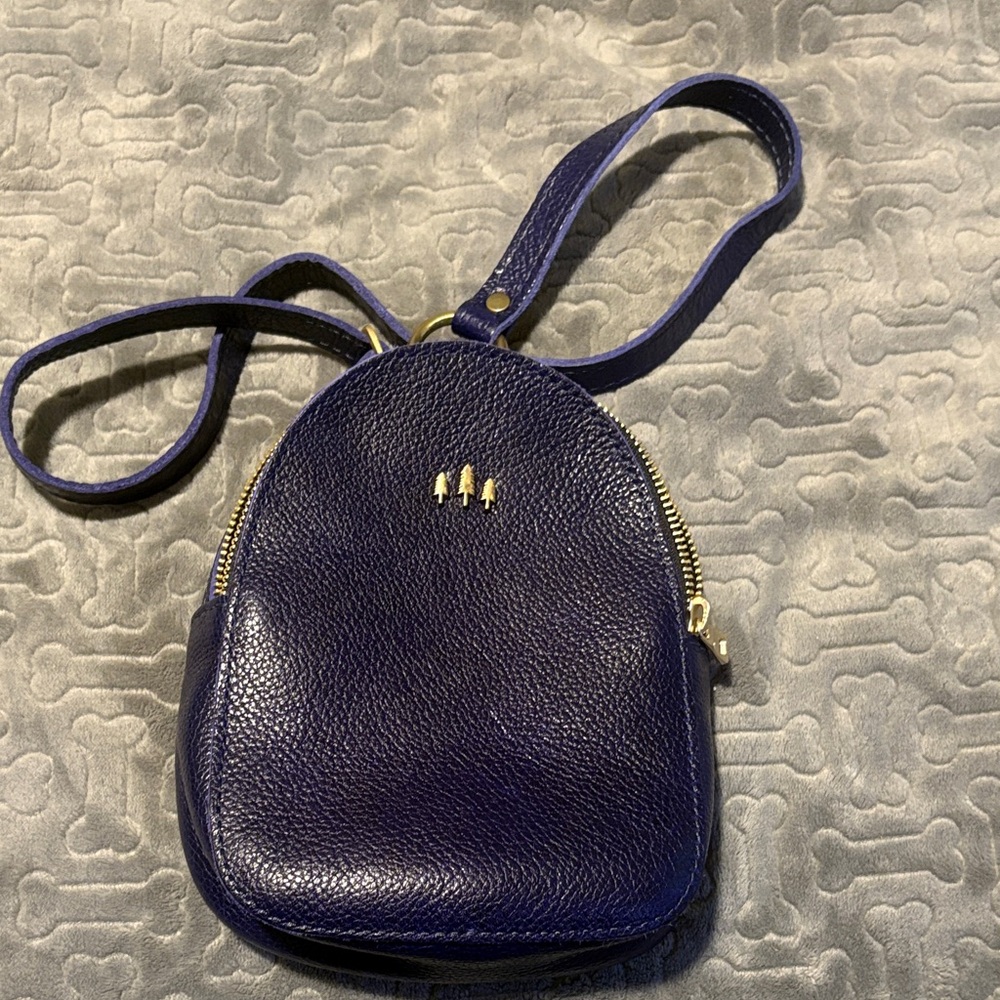 Portland Leather Goods Sydney Sling in Cobalt
